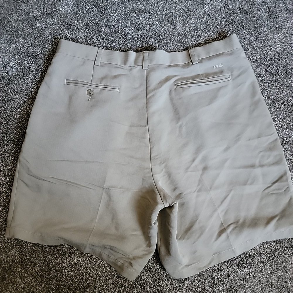Ping Men's Golf Chino Dress Shorts Brown Size 38 Waistband Activewear Pockets